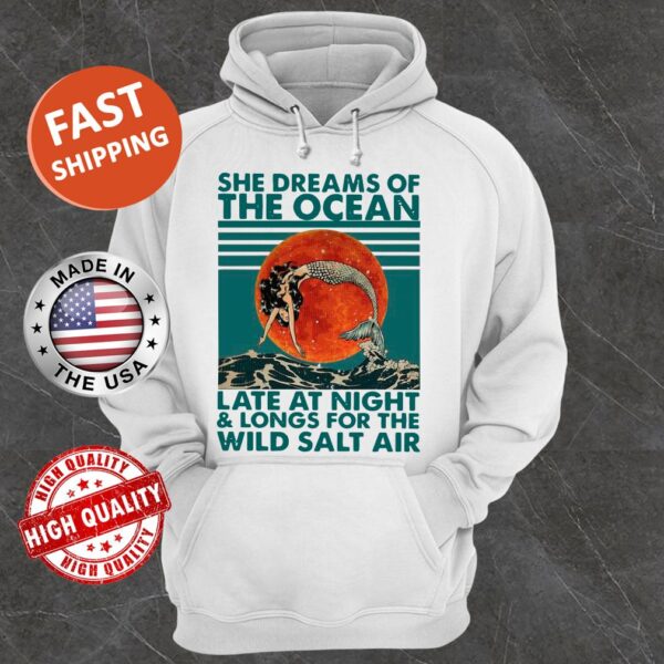 She Dreams Of The Ocean Late At Night And Longs For The Wild Salt Air Moon Vintage Hoodie