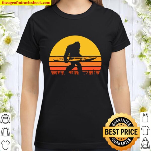 Bigfoot Vintage Sasquatch Kayaking Classic Women T-Shirt