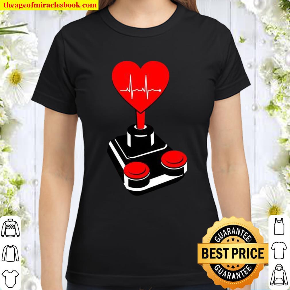 Video Gamer Heart Controller Valentine’s Day Boys Classic Women T-Shirt
