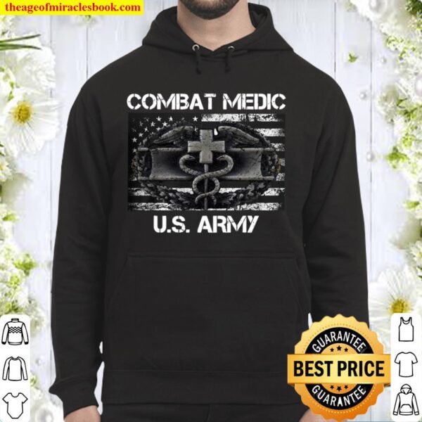 Vintage Army Combat Medic Veteran Gift for US Army Veteran Hoodie
