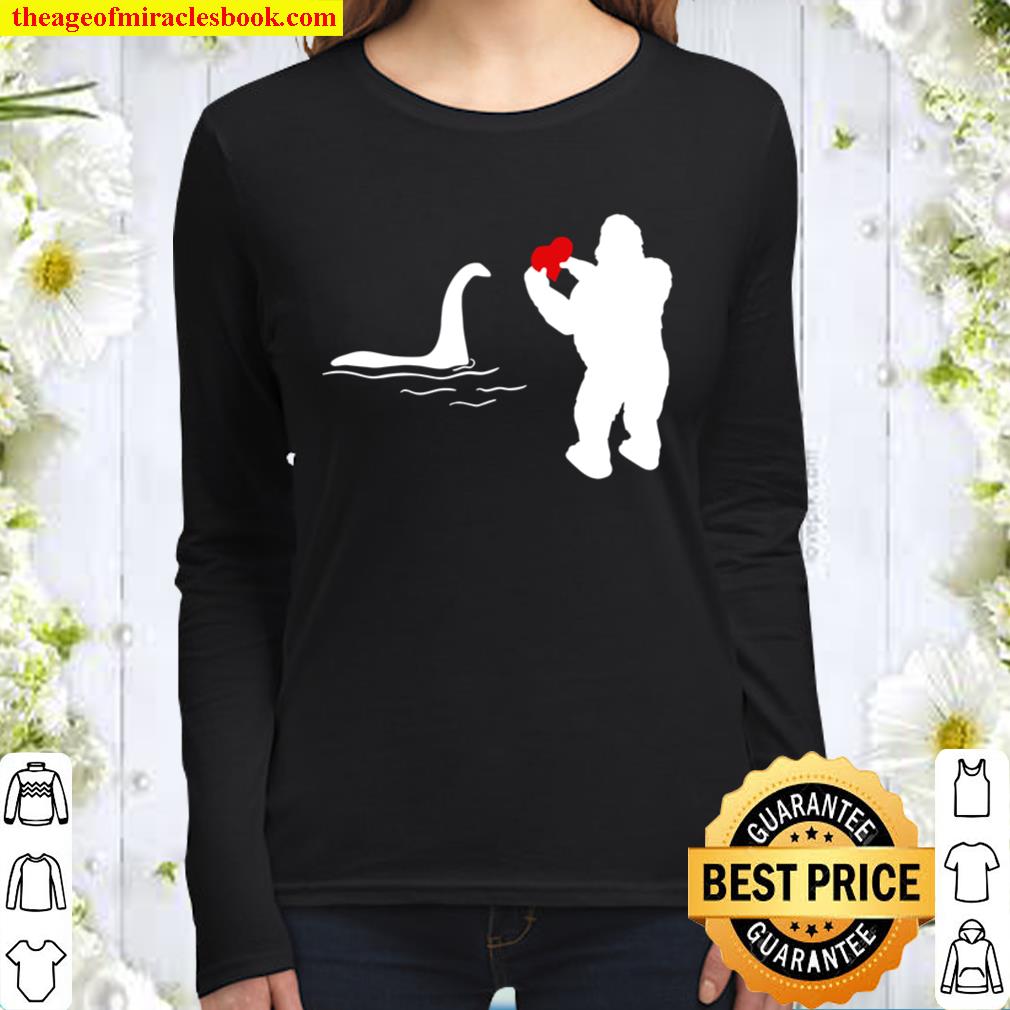 Bigfoot And Nessie Love – Valentine’s Day Women Long Sleeved