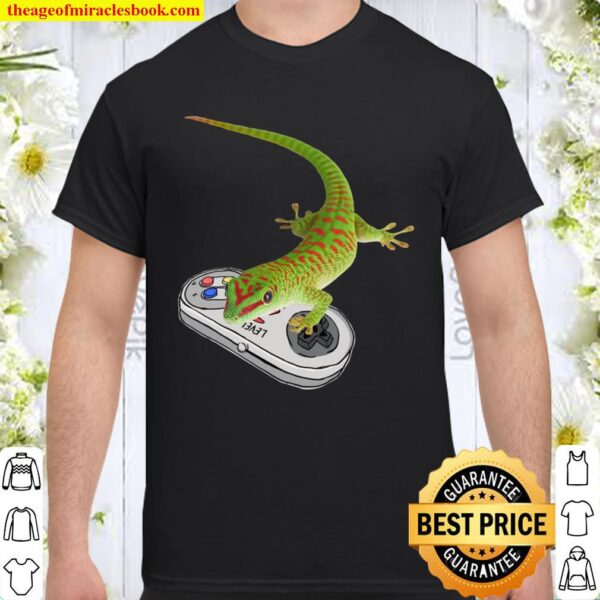 Giant Day Gecko Playing Video Game Reptiles Gamers Shirt