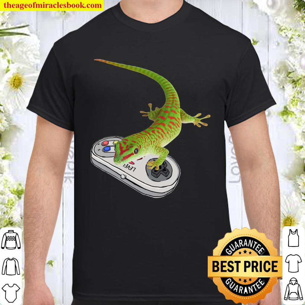 Giant Day Gecko Playing Video Game Reptiles Gamers 2021 Shirt, Hoodie, Long Sleeved, SweatShirt