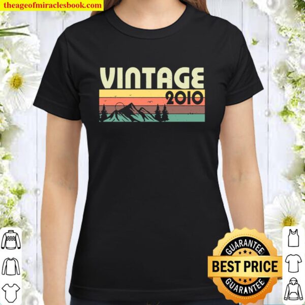 Retro Vintage 2010 Grafiken zum 11. Geburtstag 11 Jahre alt Langarmshi Classic Women T-Shirt