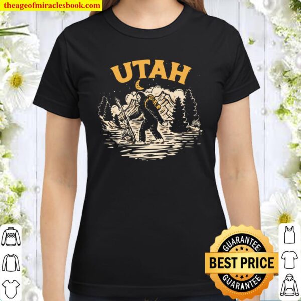 Utah Hiking Bigfoot Nighttime Stroll Mountains _ Stars Pullover Classic Women T-Shirt