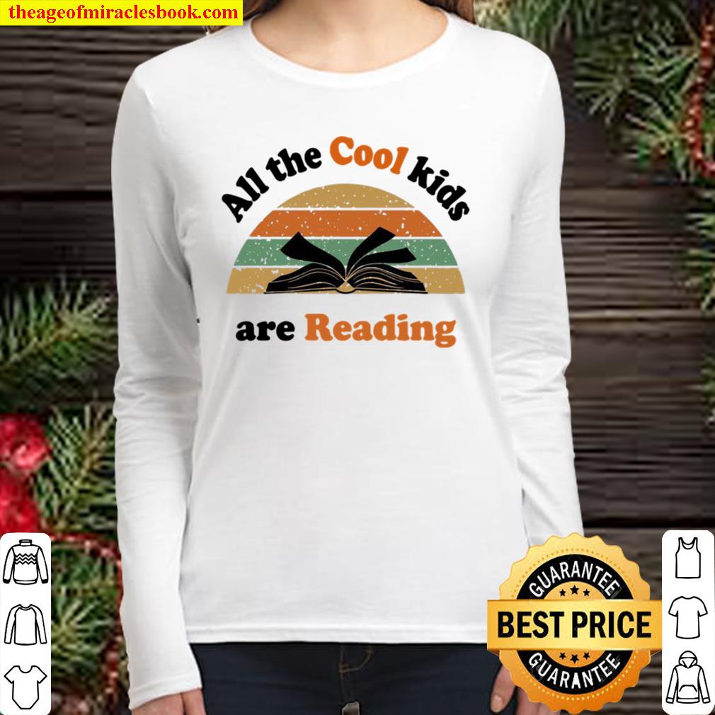 All the cool kids are reading vintage Women Long Sleeved