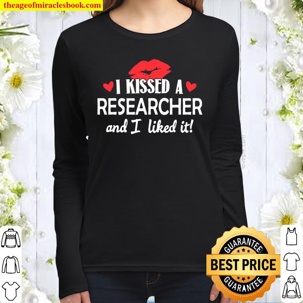 I Kissed a Researcher Married Dating Anniversary Gif Women Long Sleeved