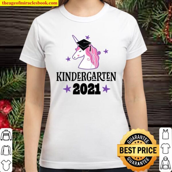 Kids Kindergarten Class Of 2021 Graduation Gift Classic Women T-Shirt