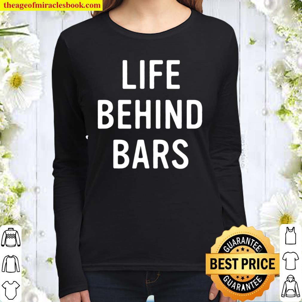 Life Behind Bars Funny Vintage Bartender Bar Owner Women Long Sleeved