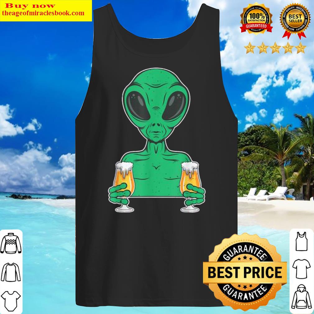 awesome green alien beer drinker halloween alien drinking party tank top